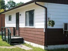 Housekeeping guest cabin at Benson's Big Rock Camp & Campground