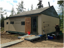 Guest cabin at Tasiujak Lake Lodge