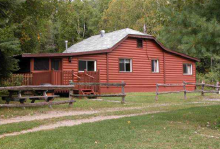Nice Large guest cabin at Andorra Lodge