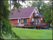 Large guest cabin at Auld Reekie Lodge
