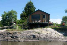 Brennan Harbour Resort guest cabin