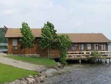 Caribou Falls Lodge cabin on lakeshore
