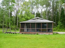housekeeping guest cabin at Timber Wolf Lodge