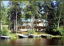 Lakefront main lodges at Pourvoirie en Chasse et Pêche St-Damien de Brandon