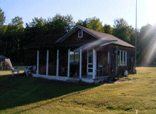 Housekeeping guest cabin at Tinker's Camp