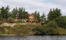 Lakefront guest cabin at Tobin Lake Trophy Adventures